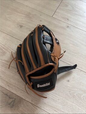 Youth Franklin 9.5” baseball glove